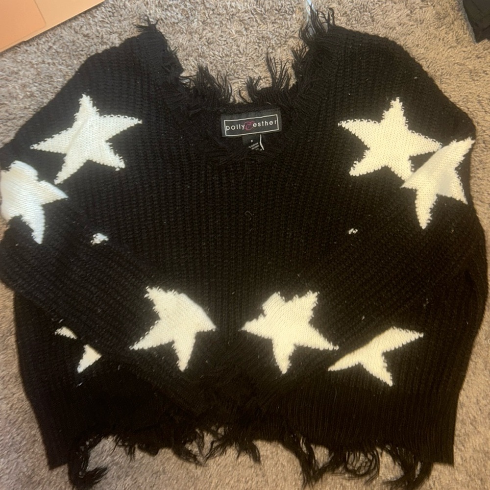 ✨Poly Ester black & white star sweater✨